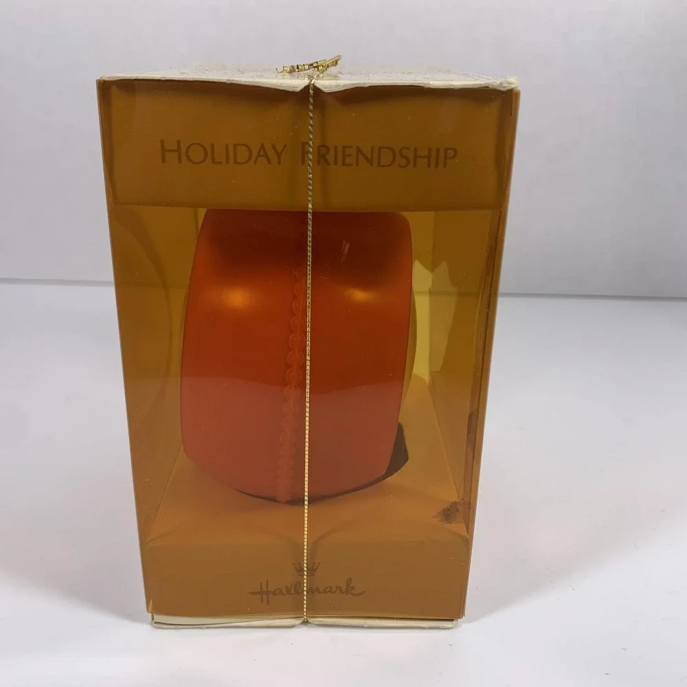 1984 Holiday Friendship Friends Peek‎ Thru Hallmark Ornament 3D Diorama